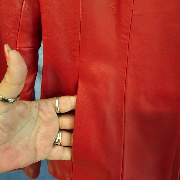 Jones New York stunning red leather coat. Size M - Picture 4 of 6